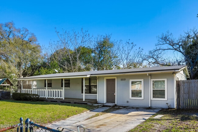 Building Photo - 2233 Bourget Dr