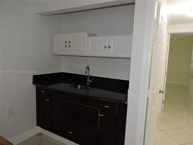 Building Photo - 551 E 39th St