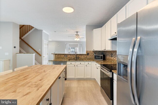 Building Photo - 8212 Silverton Ct
