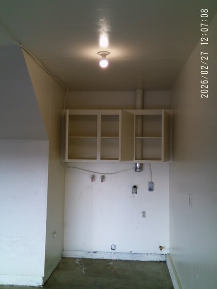 Washer & Dryer Hookups - 1113 Seabreeze Way