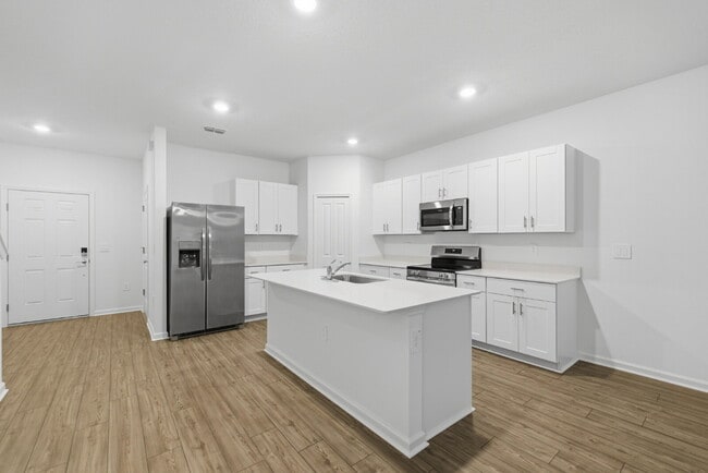 Building Photo - Available Now –NEW  Beautiful Move-In Ready Home in Ocala!