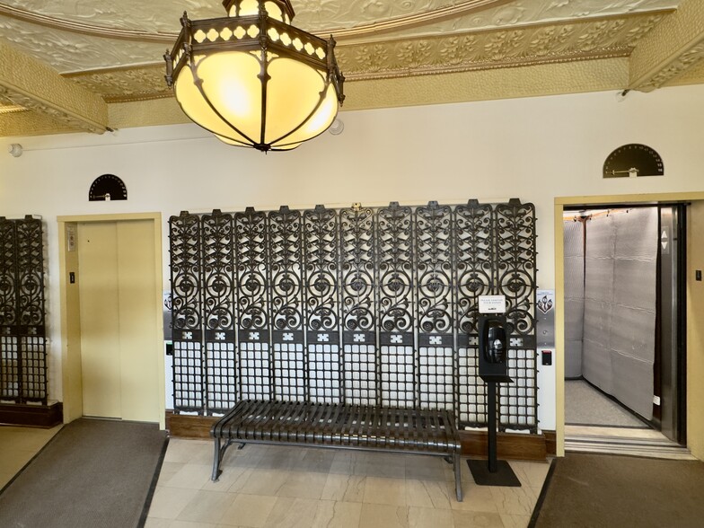 Building Photo - 431 S Dearborn St