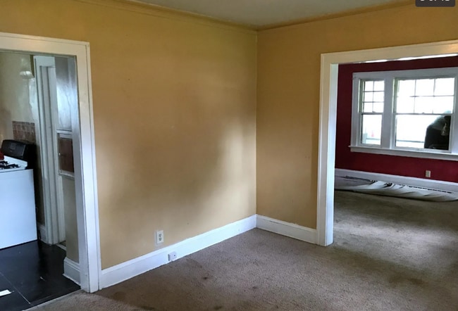 Building Photo - Charming 1925 Colonial with Classic Character & Cozy Fireplace