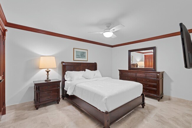 Building Photo - 3400 N Ocean Dr