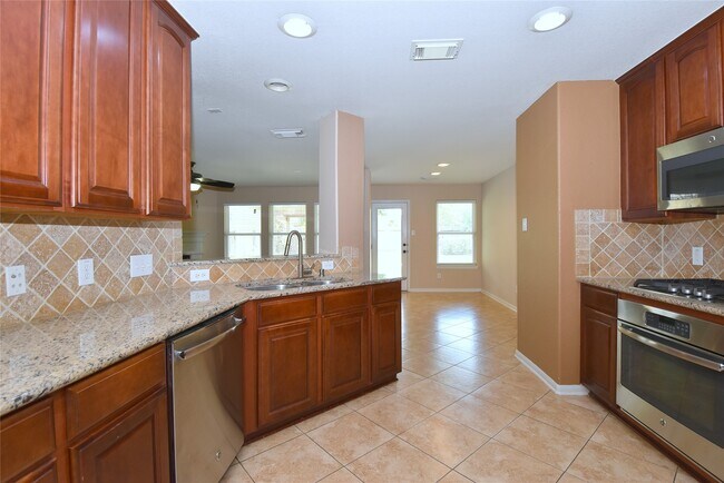 Building Photo - 21123 Amber Crossing Dr