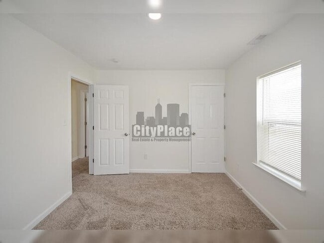 Building Photo - 2625 Guilford Ave