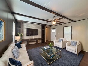 Building Photo - 106 E Semands St