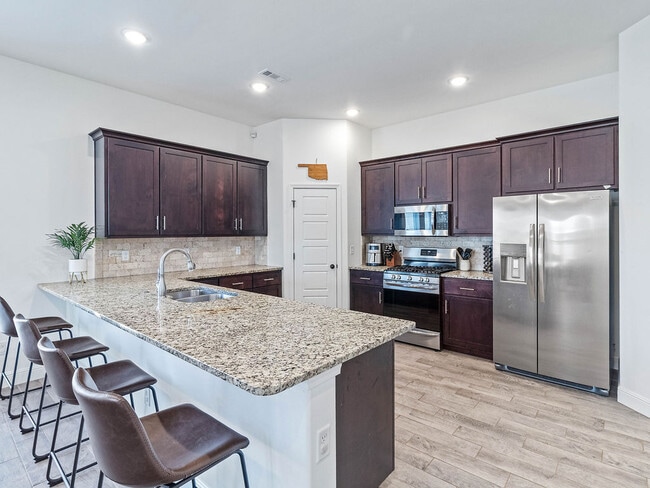 Building Photo - 2402 England Ln