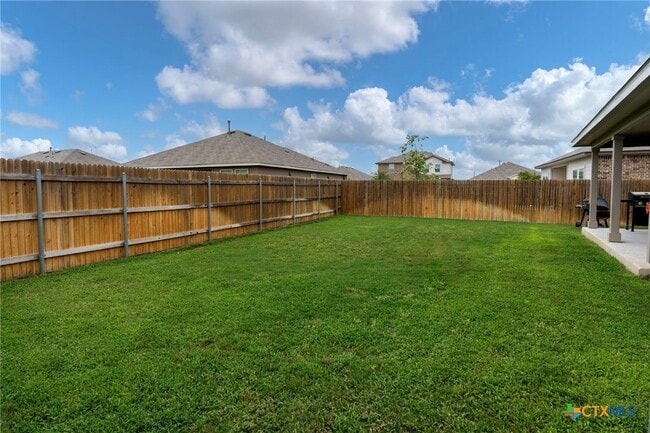 Building Photo - 1444 Acorn Wood