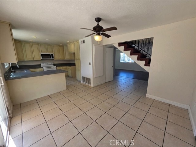 Building Photo - 969 S Sage Ave