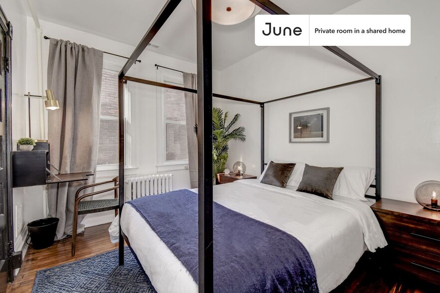 Primary Photo - Private bedroom in 3 bed/2 bath Home