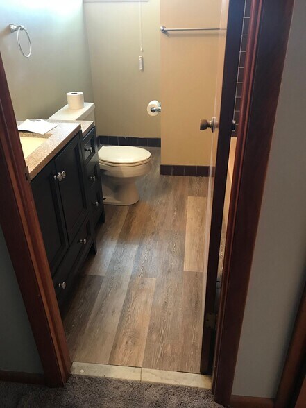 Building Photo - 1250 E 276th St