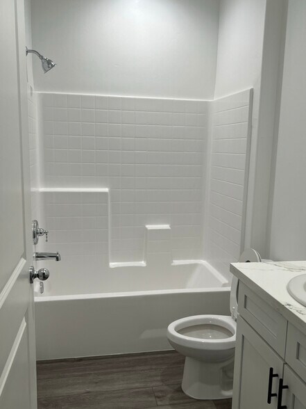 Building Photo - 5306 Hawkwatch Ln