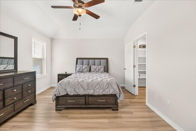 Building Photo - 1638 Comfy Wy