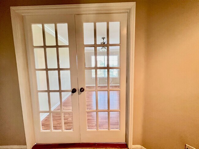 Building Photo - 1802 Hickory Hill Ct