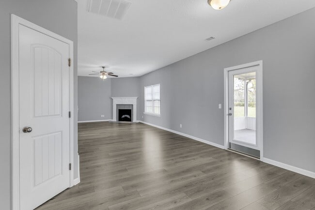 Building Photo - 50 Dove Run Dr