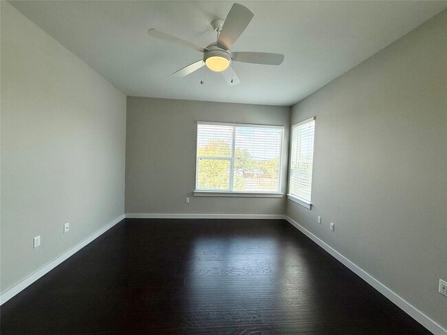 Building Photo - 301 W Stassney Ln