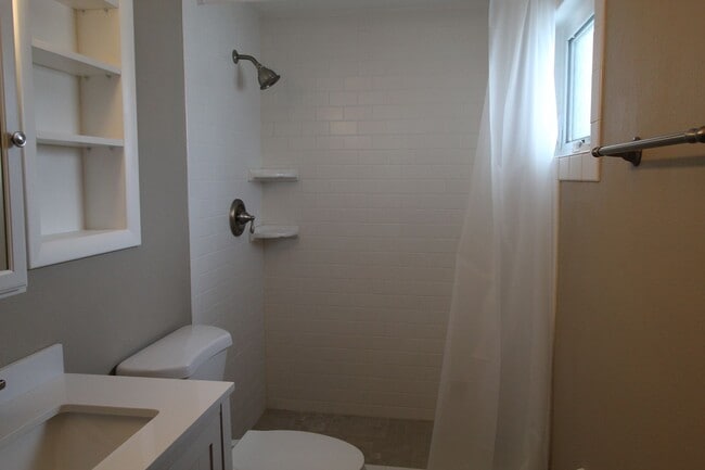 Building Photo - 3514 W Broad Pl