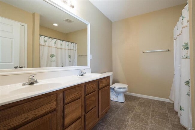 Building Photo - Home in Pioneer Ridge – Pet Friendly & Min...