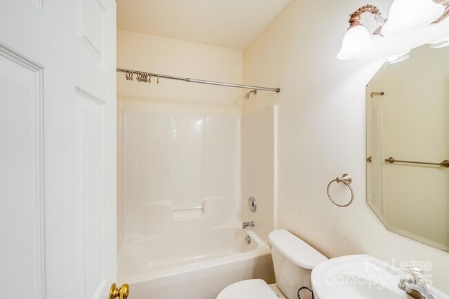 Building Photo - 10243 Squires Way