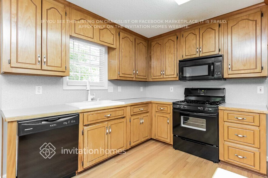 Building Photo - 103 Sable Trace Ln