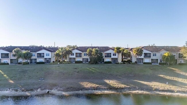 Building Photo - 2795 Oakwater Dr