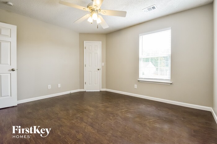 Building Photo - 44 Glenmaura Way NW