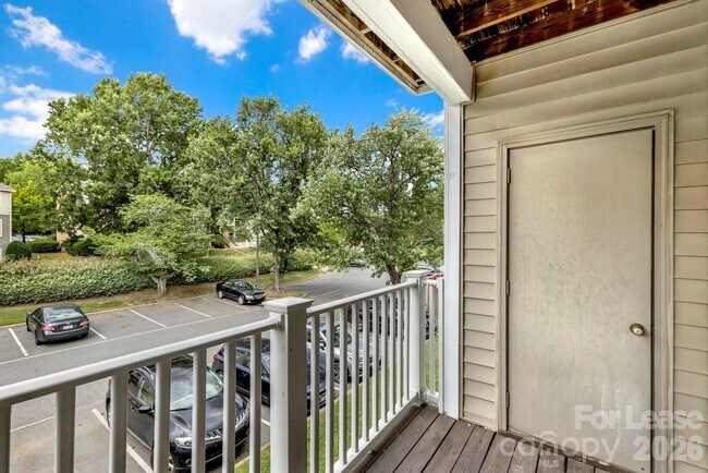 Building Photo - 9531 University Terrace Dr