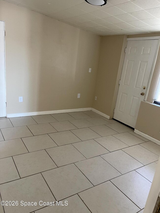 Building Photo - 1448 Virginia Dr