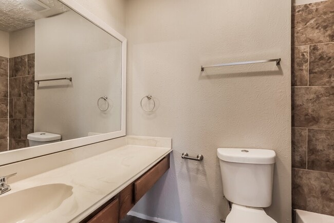 Building Photo - 2438 Autumn Springs Ln