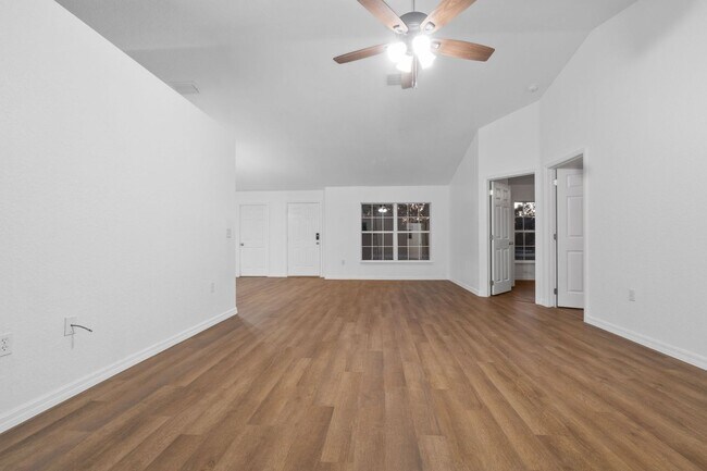 Building Photo - Updated 4 bed 2 bathroom home