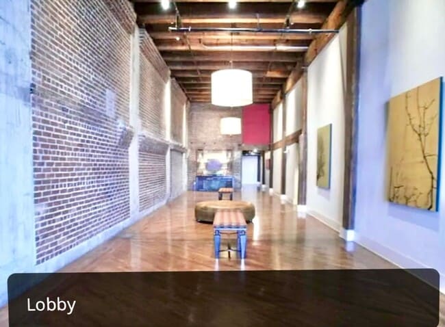 Building Photo - FrontStreet420S