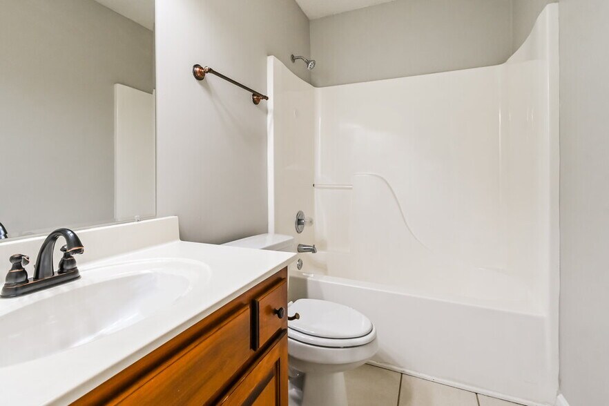 Building Photo - 841 Cedar Trace Cir