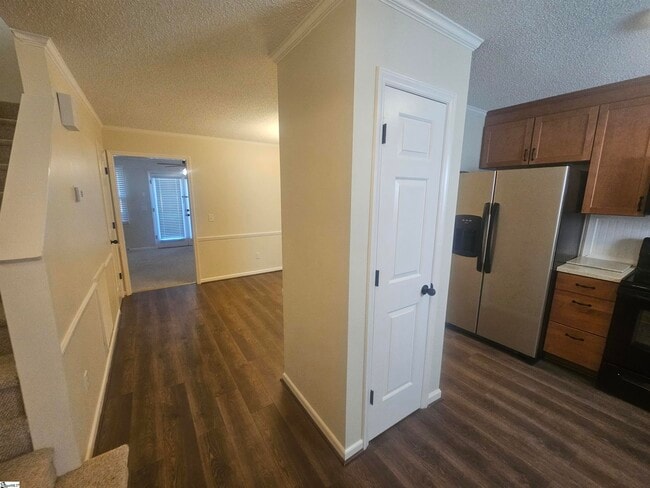 Building Photo - 103 Sunningdale Ct