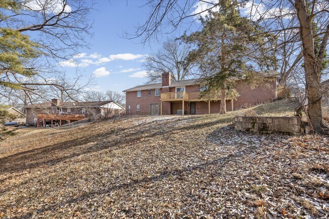 Building Photo - 1329 Vista Campo