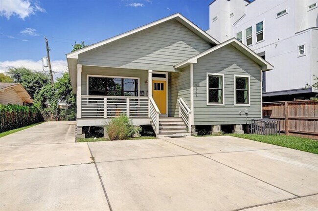 Building Photo - 4727 Bell St
