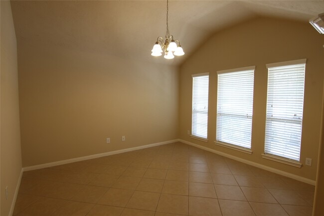 Building Photo - 3431 Lilac Ranch Dr