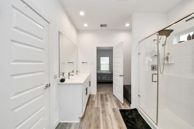 Building Photo - 31515 Avebury Lake Ln