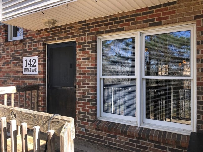 Building Photo - 142 Margo Ln