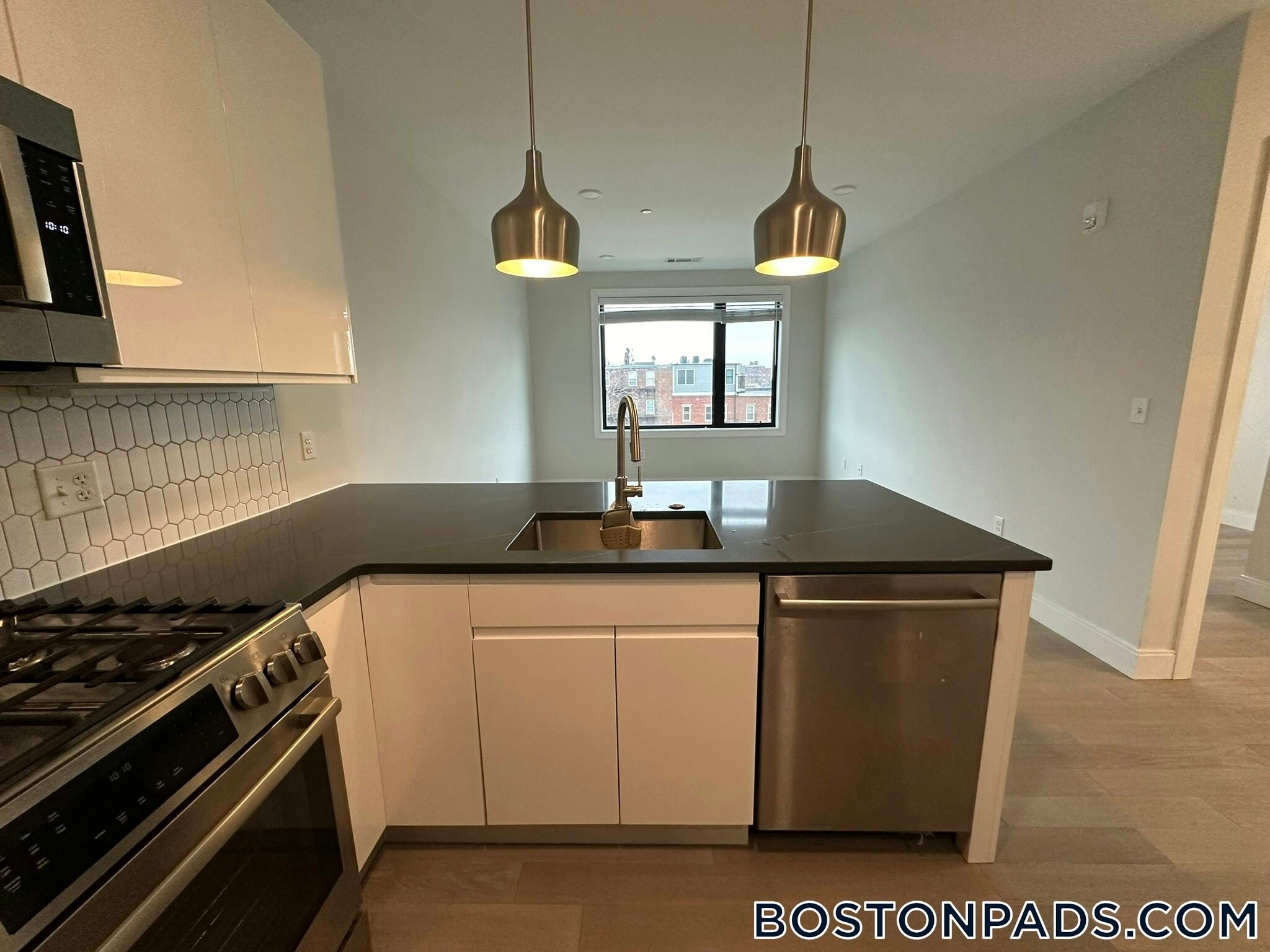 Building Photo - 152 Liverpool St