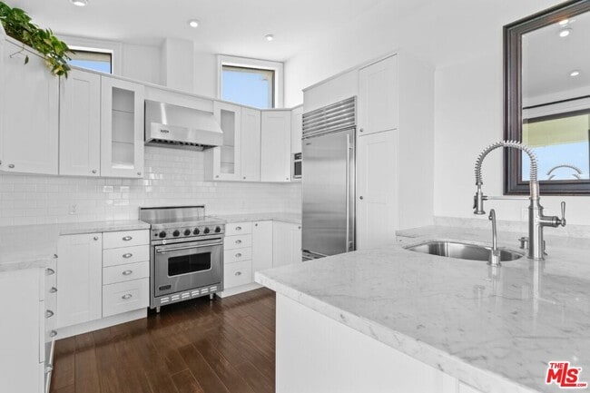 Building Photo - 29700 Zuma Bay Way