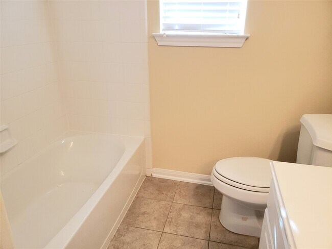 Building Photo - 2203 Winchester Lake