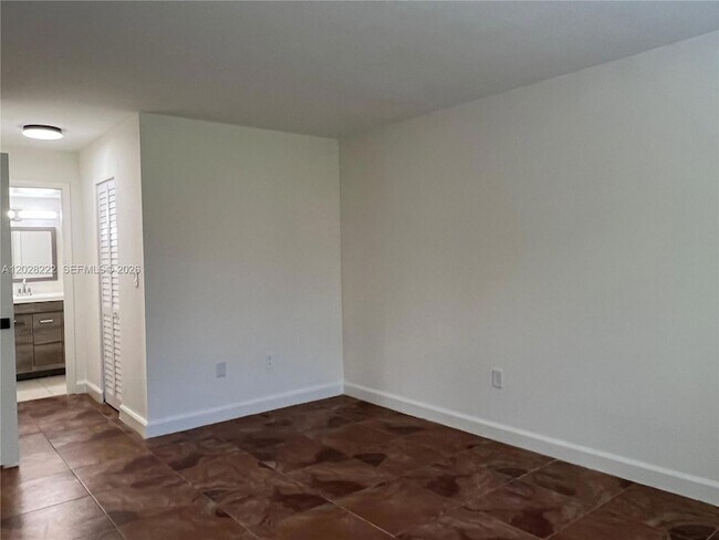 Building Photo - 13100 SW 92nd Ave
