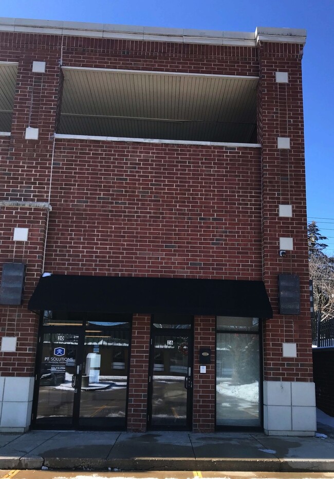 Building Photo - 26 S Northwest Hwy