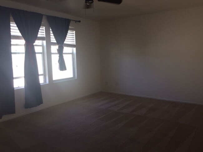Building Photo - 4-bedroom, 3 bath + Loft!  Mountain's Edge 89178