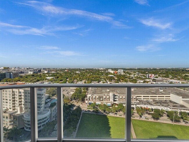 Building Photo - 121 NE 34th St