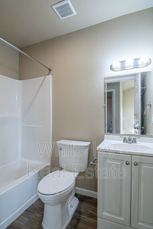 Building Photo - 875 FM 1696