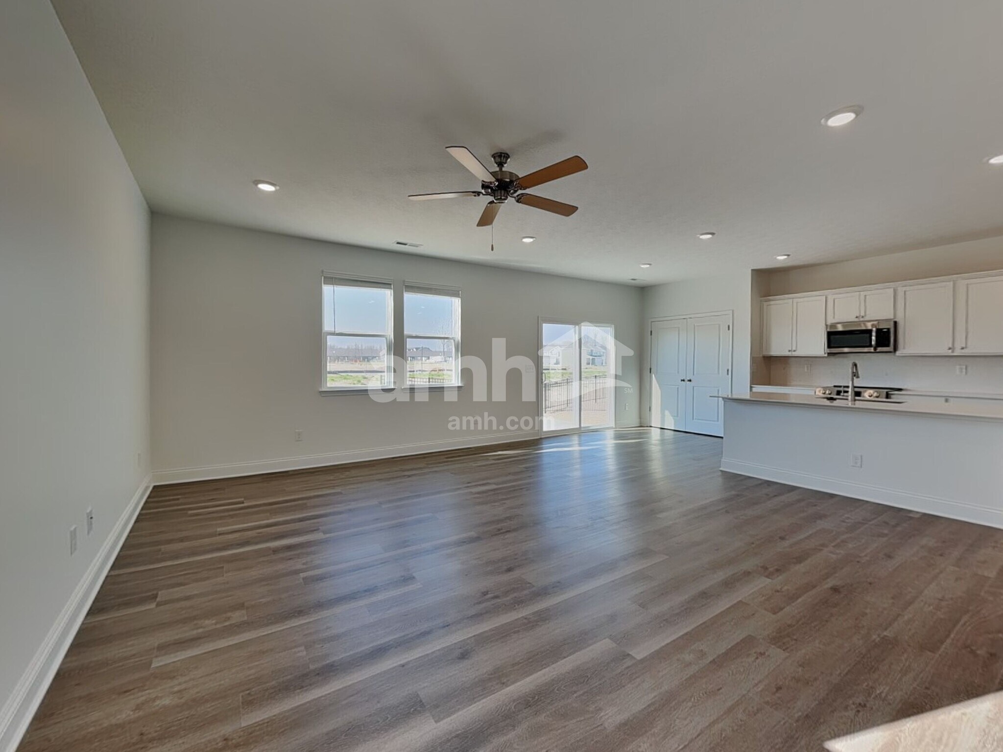 Building Photo - 9085 Henley Ave