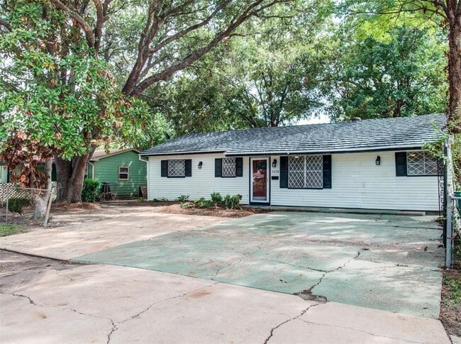 Building Photo - 3630 Corksie St