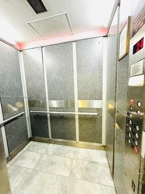 Building Photo - 500 NE 14th Ave